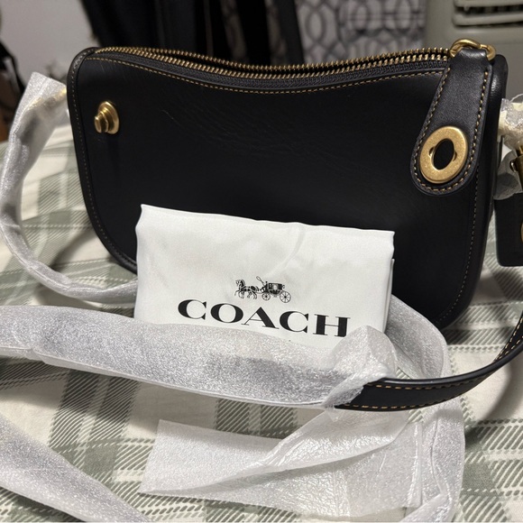 Coach Womens The Coach Originals Glovetanned Leather Swinger 20 - Picture 3 of 3